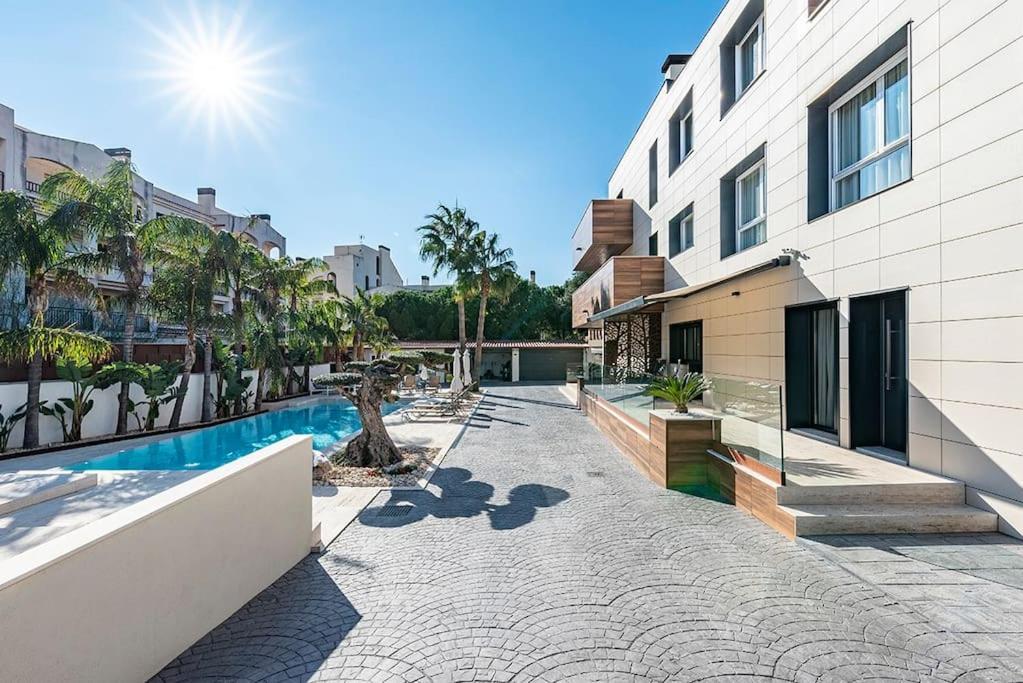 5 Stelle Piscina, Jacuzzi, Wifi - 2 Min Dal Mare Apartment Miami Playa Luaran gambar
